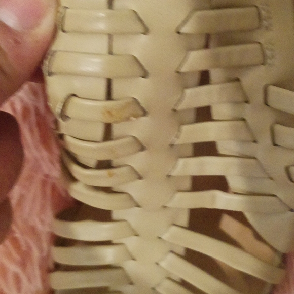 D heels - Picture 6 of 9